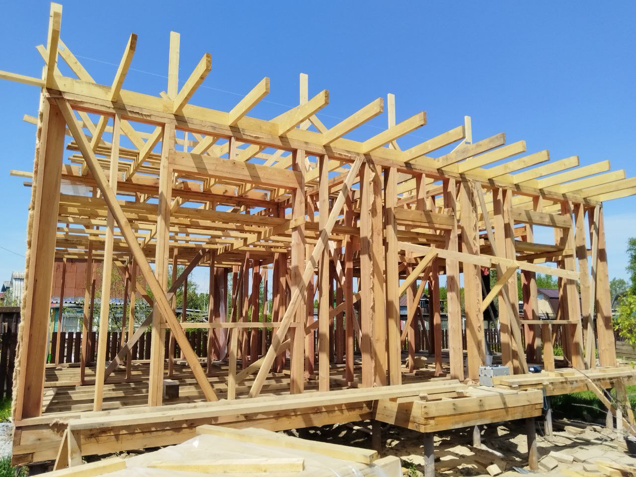 Каркасный дом на столбчатом фундаменте